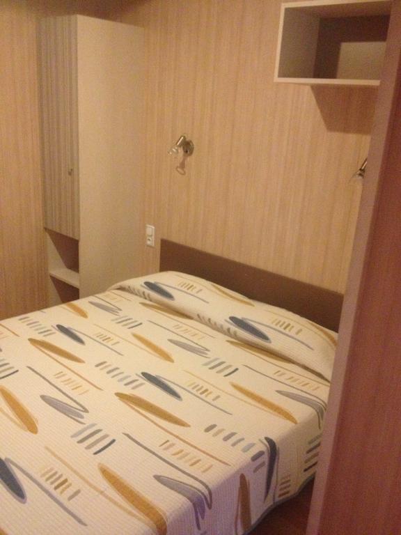 Camping Residence Chalet La Pomposa Terrazzoni Бонифачо Стая снимка
