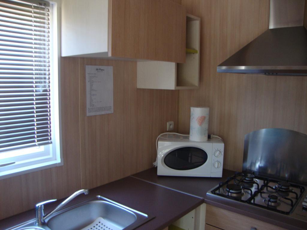 Camping Residence Chalet La Pomposa Terrazzoni Бонифачо Стая снимка